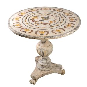 Tavolino intarsiato in marmi policromi