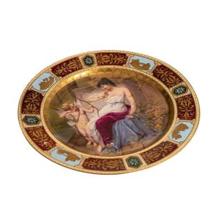 Piatto in porcellana dipinta