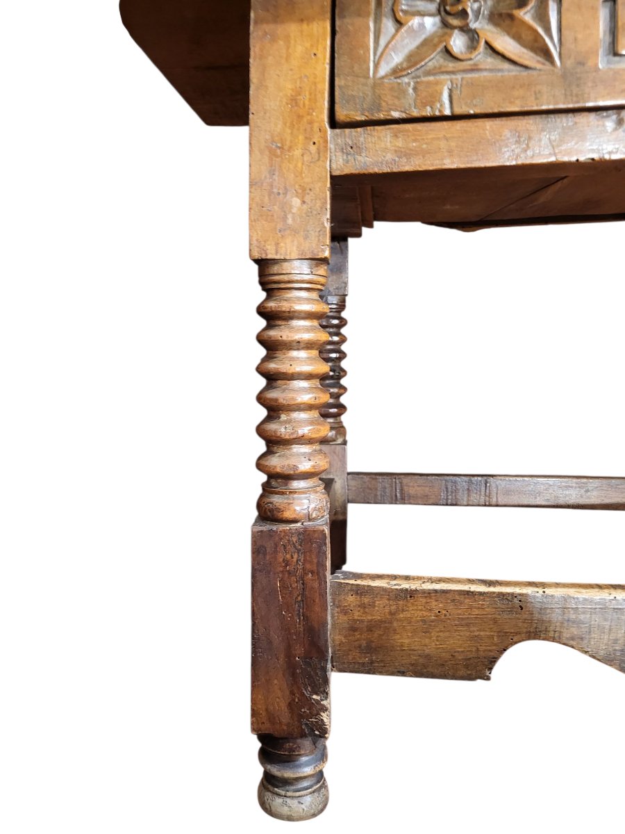 Tavolino in massello di noce-photo-1