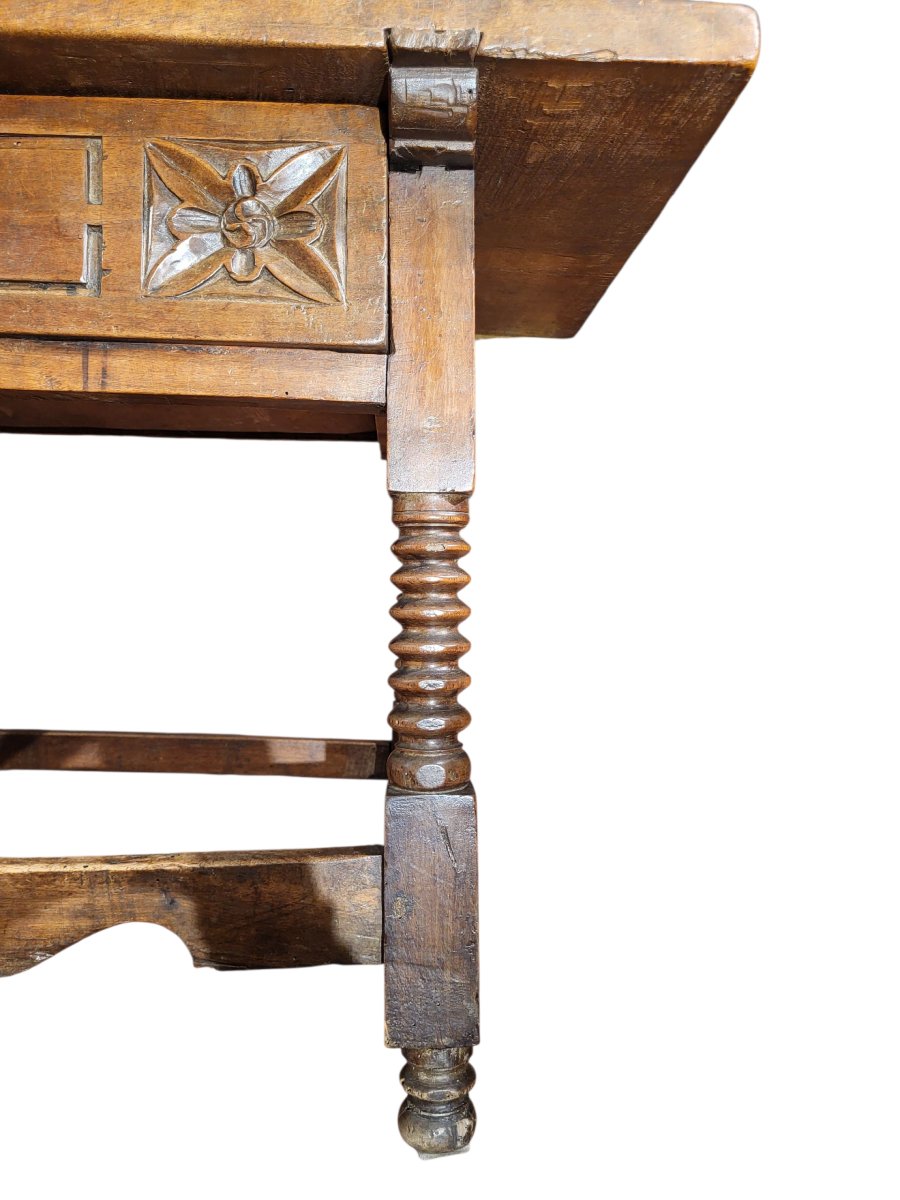 Tavolino in massello di noce-photo-2