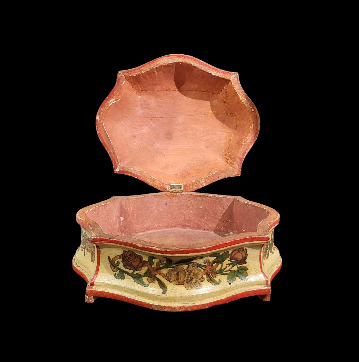 Antica cassetta sagomata e laccata, Piemonte, metà XVIII secolo-photo-4