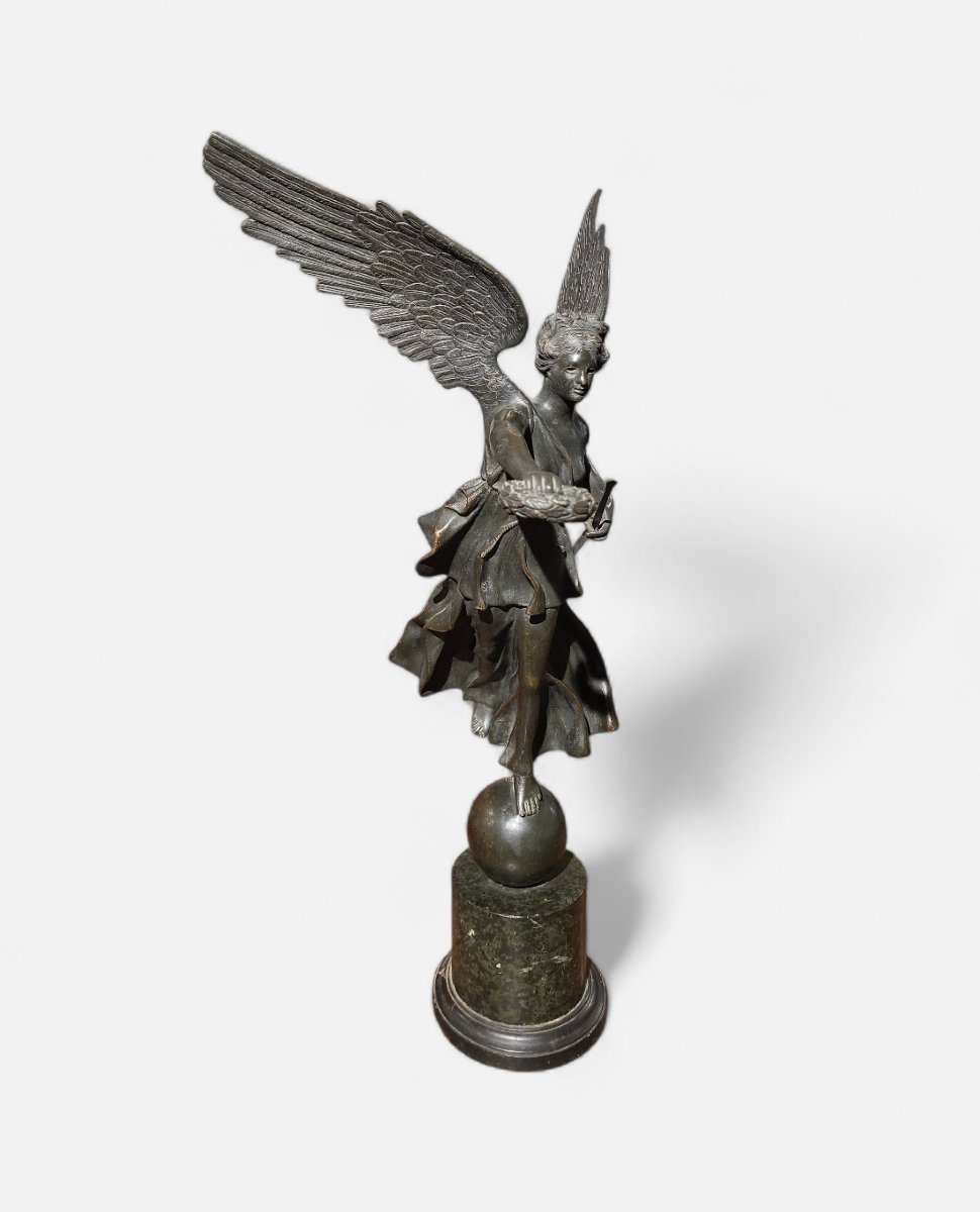 Scultura in bronzo raffigurante vittoria alata, XIX secolo-photo-3