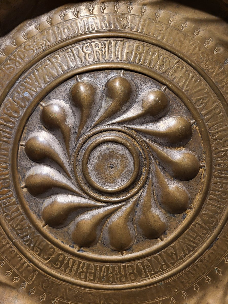 Piatto elemosiniere in bronzo, Germania, XVI secolo-photo-2