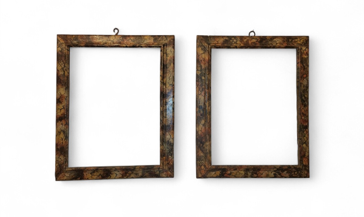Coppia di cornici laccate. Marche, ultimo quarto del XVII secolo. 