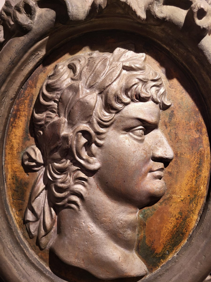 Medaglione in stucco laccato e argentato. Toscana, fine XVII- inizio XVIII secolo. -photo-3