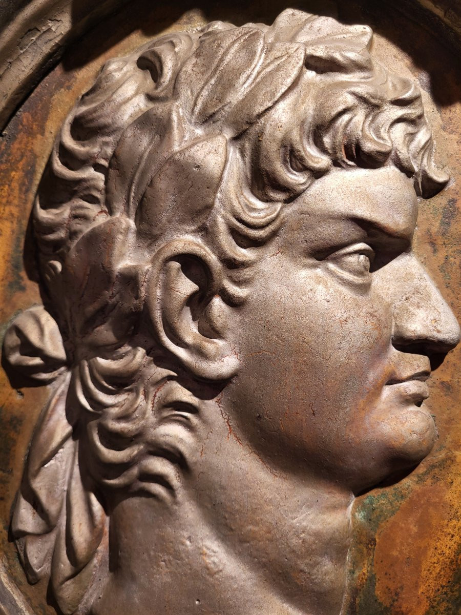 Medaglione in stucco laccato e argentato. Toscana, fine XVII- inizio XVIII secolo. -photo-4