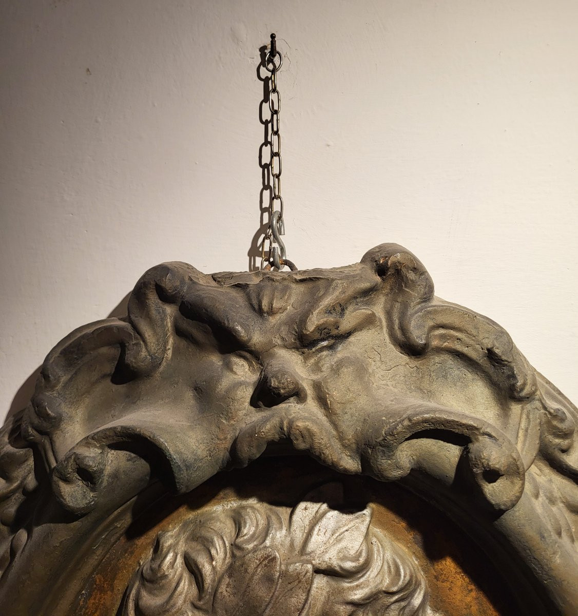 Medaglione in stucco laccato e argentato. Toscana, fine XVII- inizio XVIII secolo. -photo-1