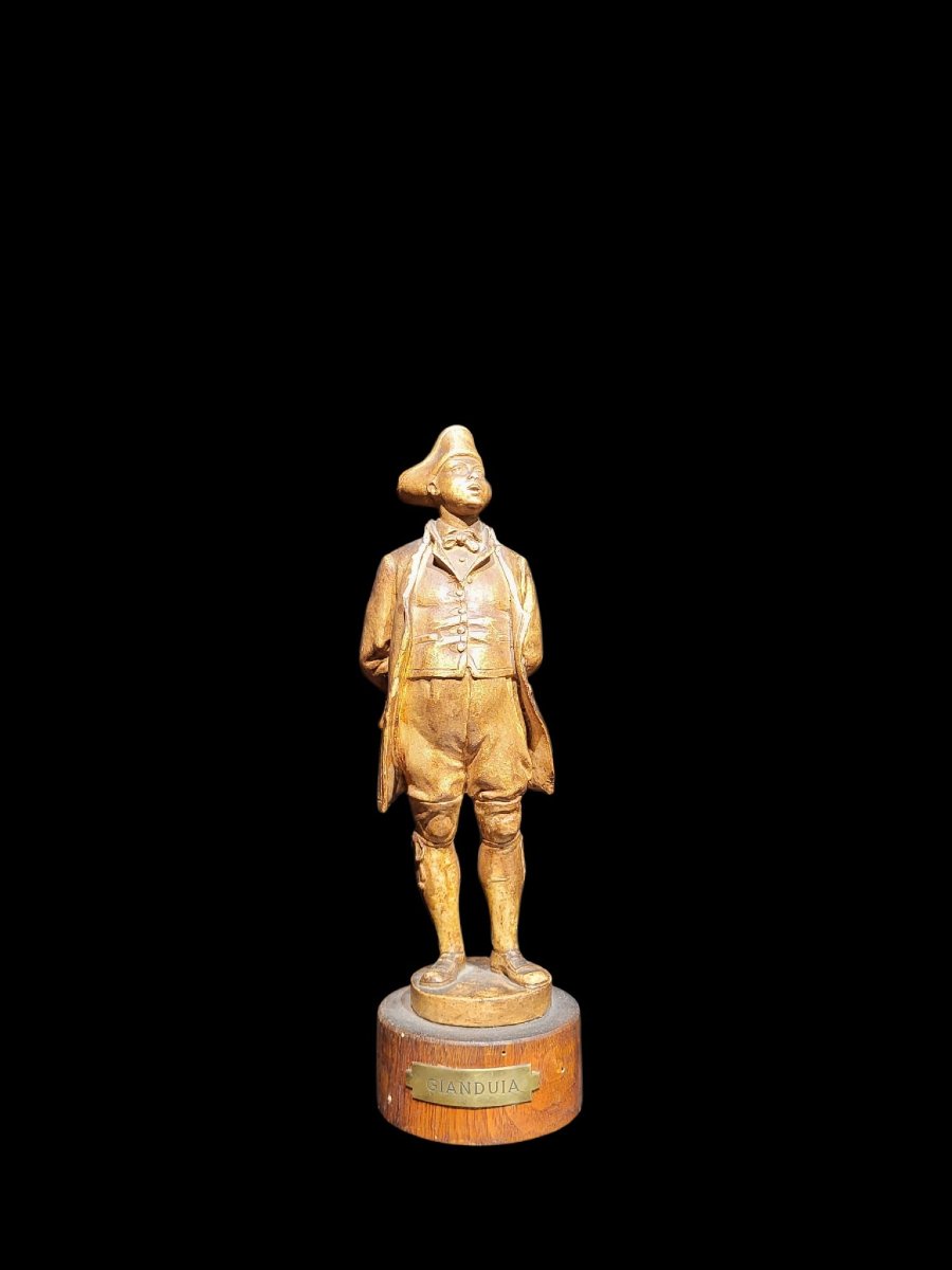 Statuetta in terracotta raffigurante Gianduia, Piemonte, prima metà del XIX secolo. 
