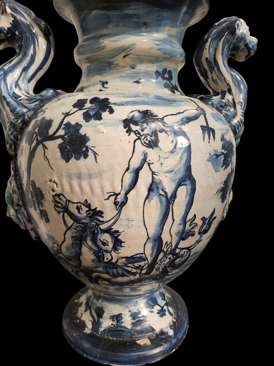 Vaso in maiolica di Savona, metà XVII secolo.-photo-1