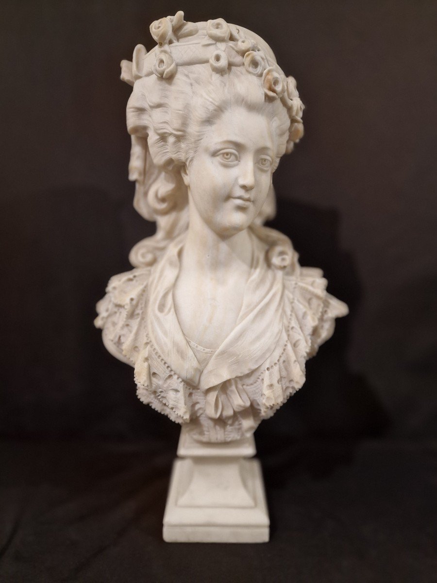 Buste d'Une Femme Noble-photo-2