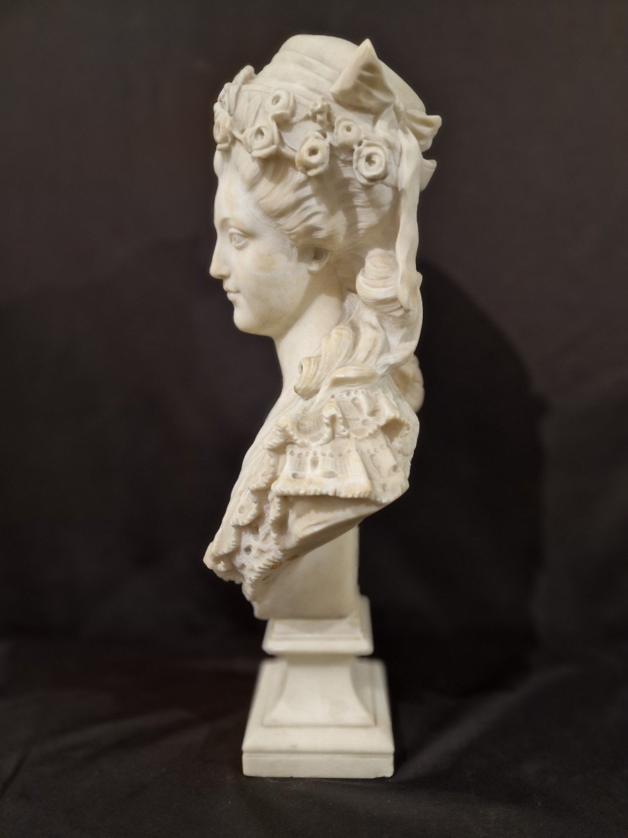Buste d'Une Femme Noble-photo-2