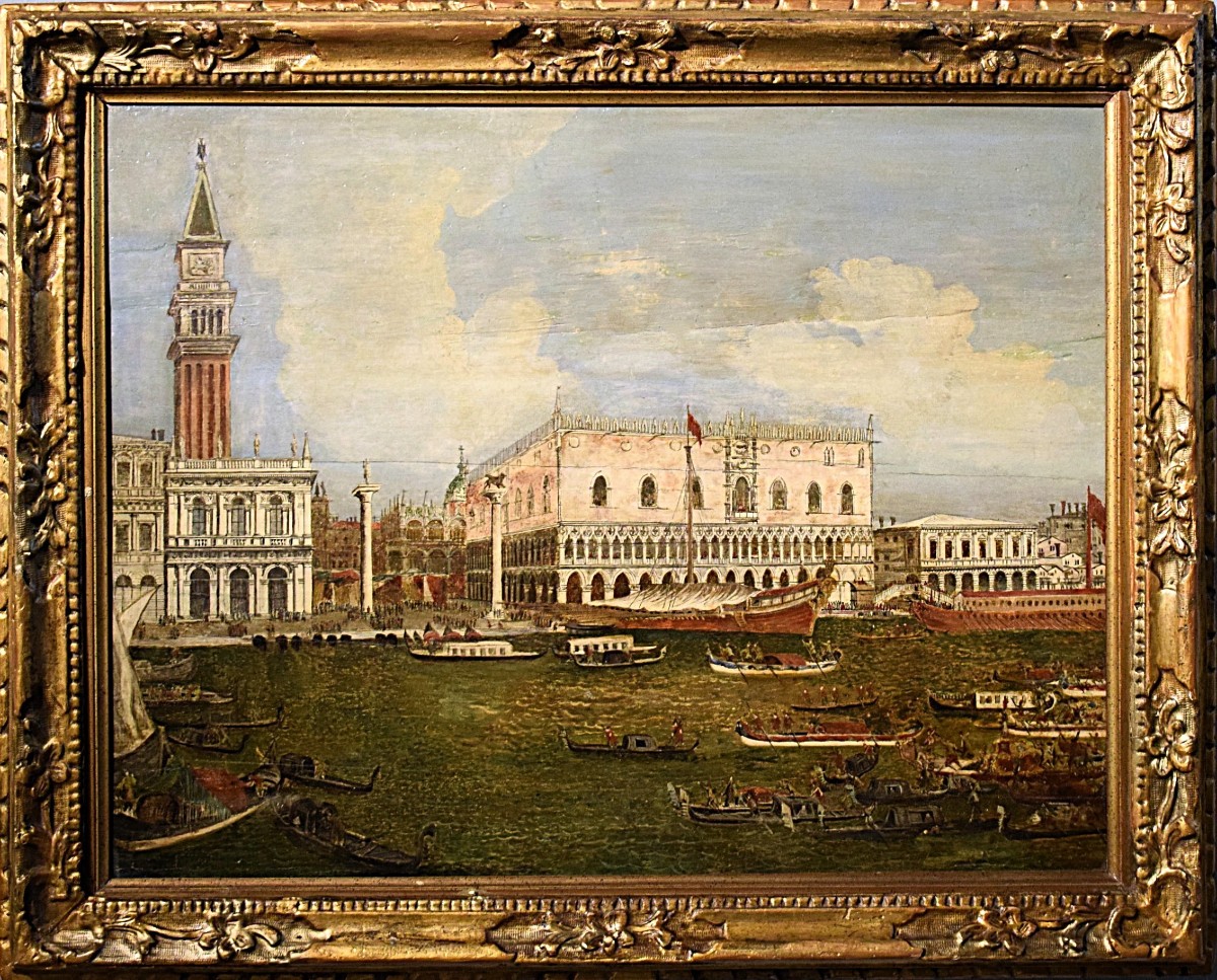 Venezia, la Regata Storica sfila sotto il Palazzo Ducale.