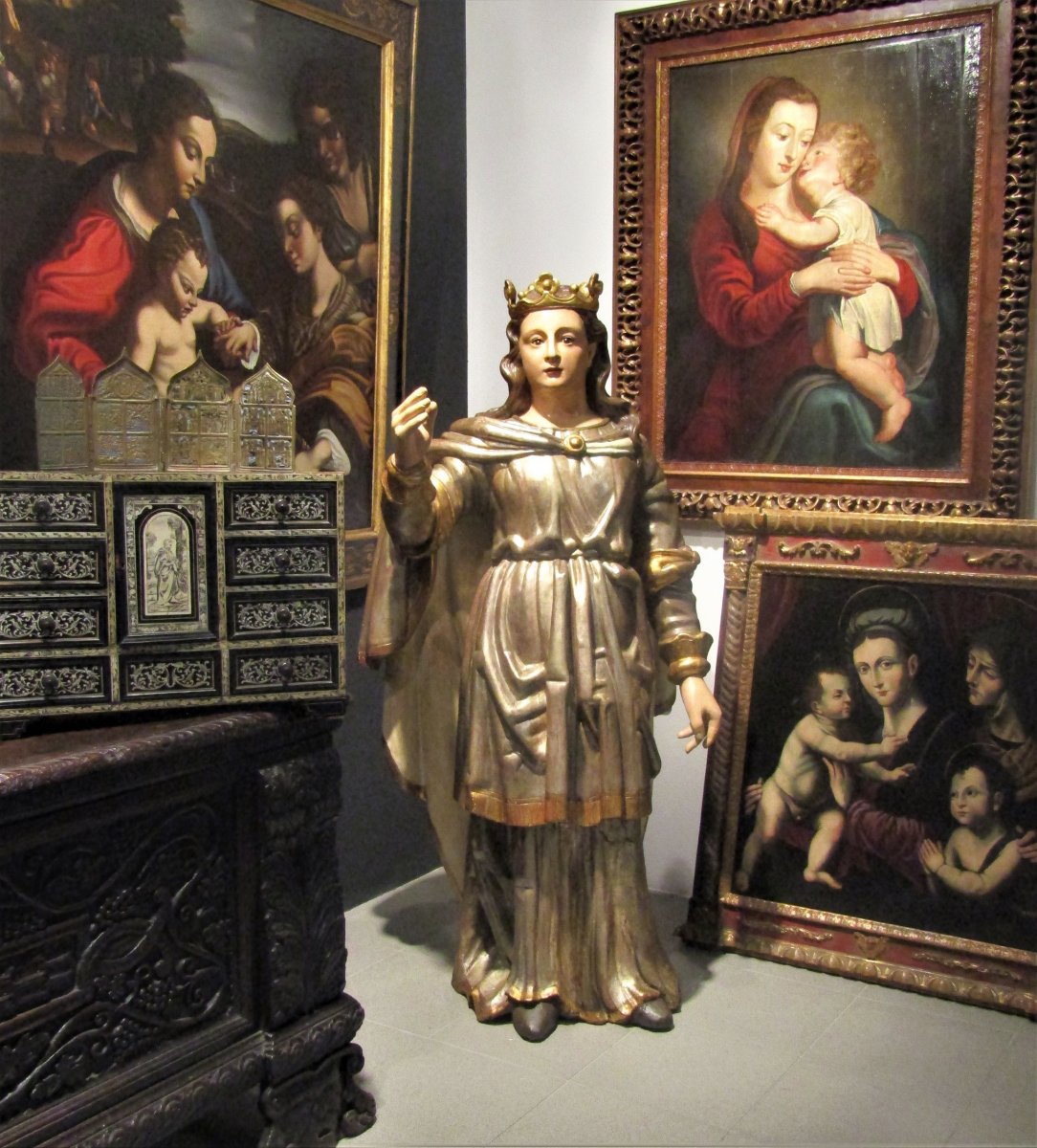 Sainte Catherine grande sculpture en bois policrome du XVIème -photo-3