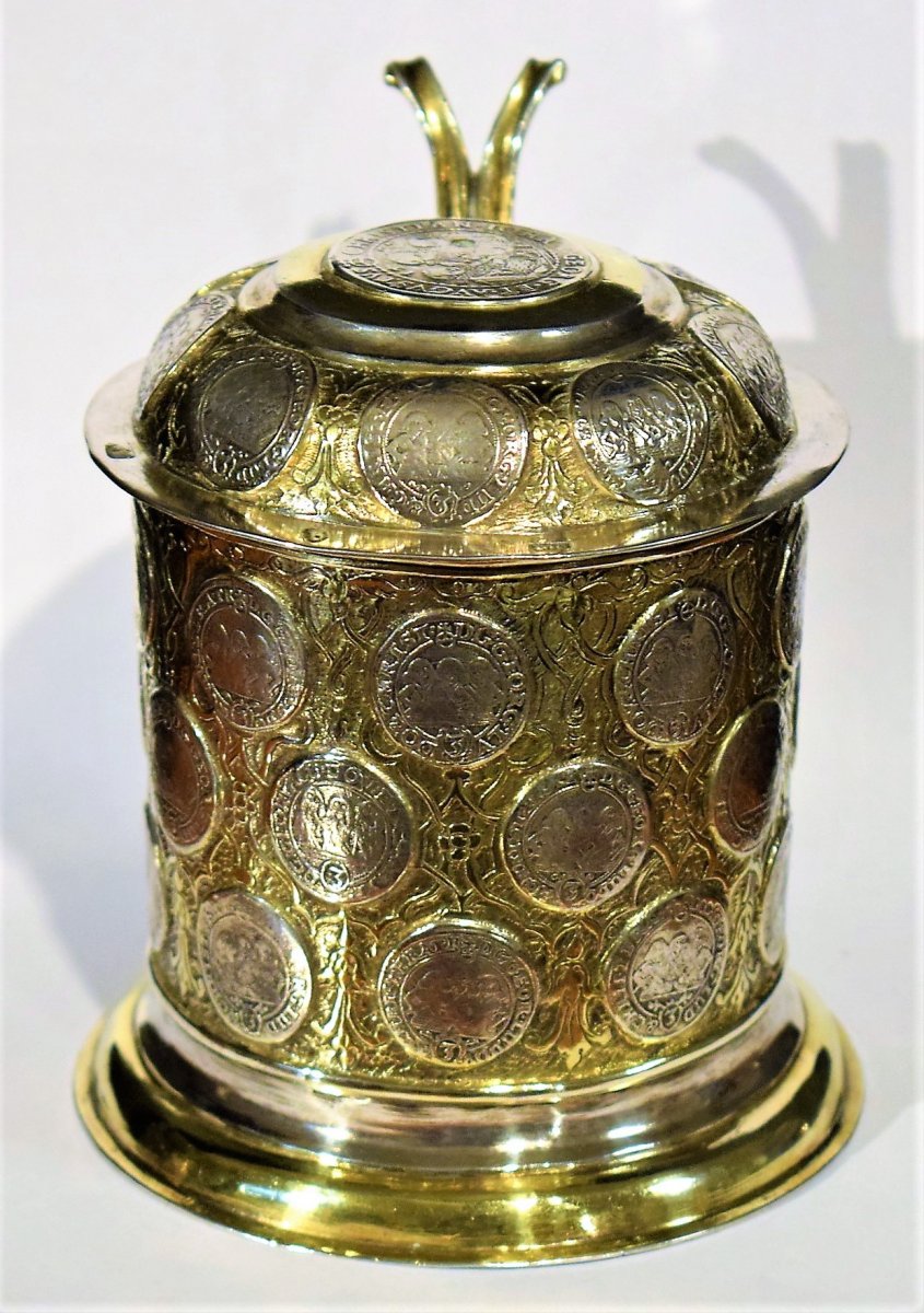 Tankard En Argent Doré, Orné De 28 Anciennes Thalers De La Saxe d'Argent. -photo-3