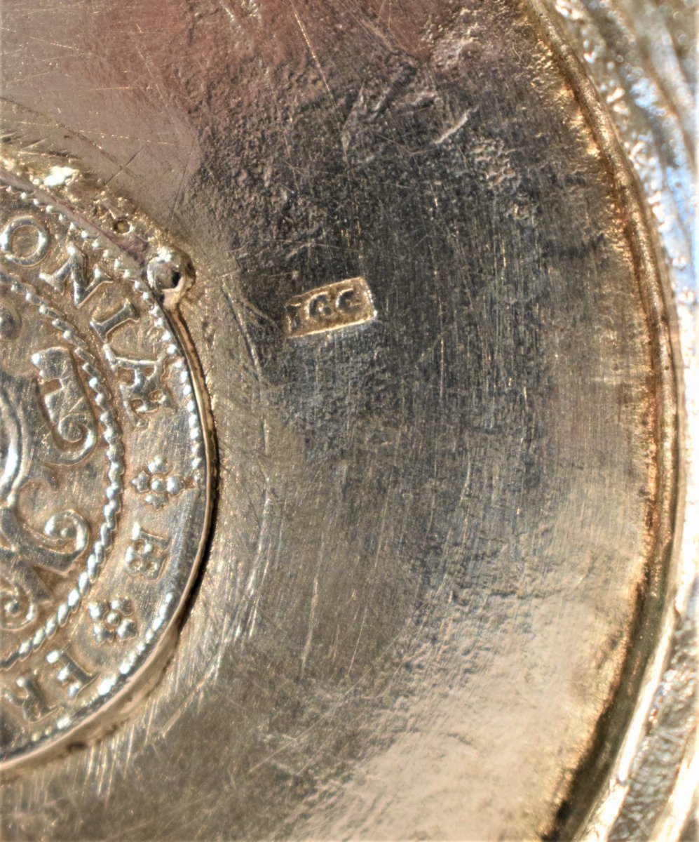 Tankard En Argent Doré, Orné De 28 Anciennes Thalers De La Saxe d'Argent. -photo-6