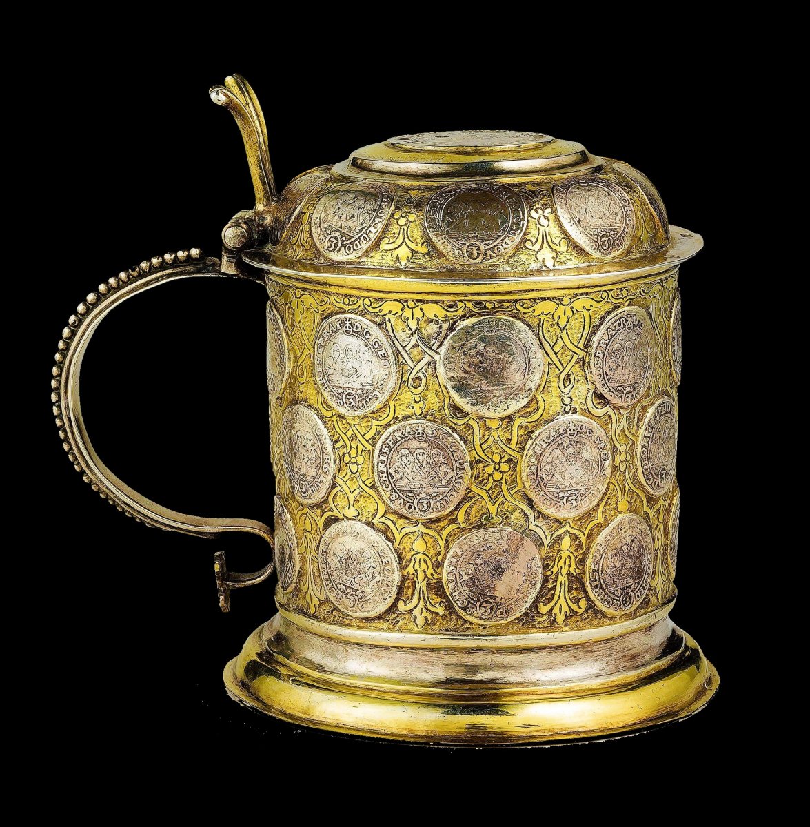 Tankard En Argent Doré, Orné De 28 Anciennes Thalers De La Saxe d'Argent. 