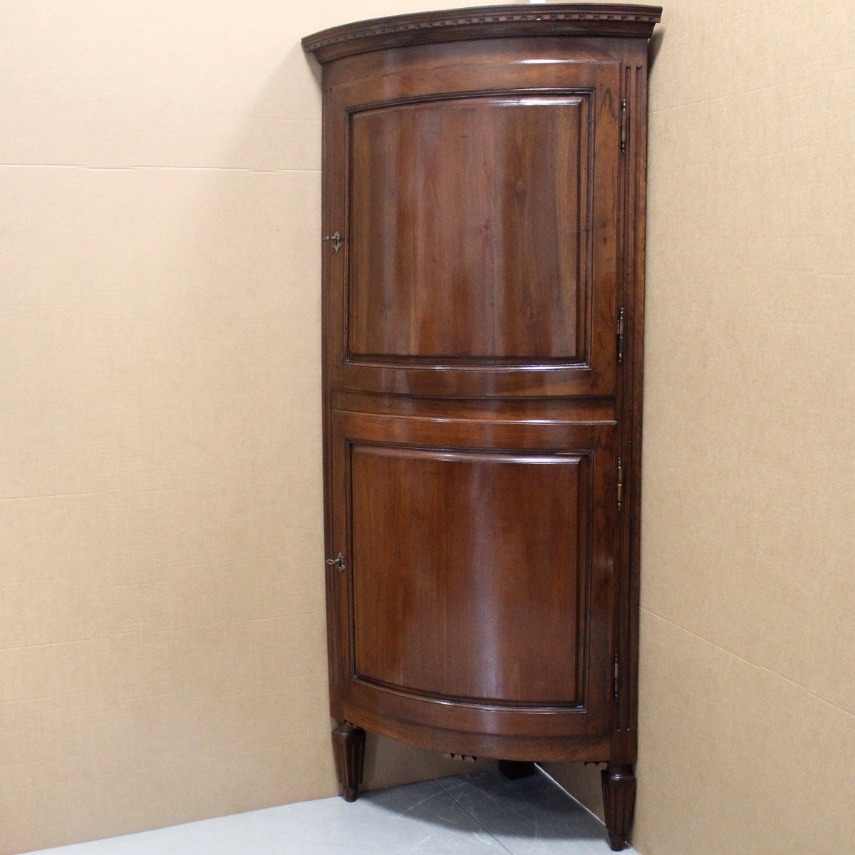 Antica angoliera cantonale bombato Luigi XVI in noce - Italia 18°secolo-photo-2