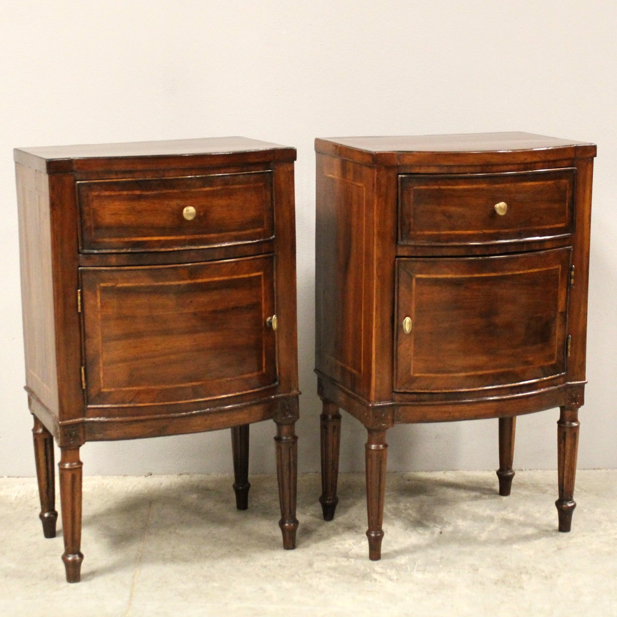 Antica coppia comodini Luigi XVI in noce - Italia 18°secolo