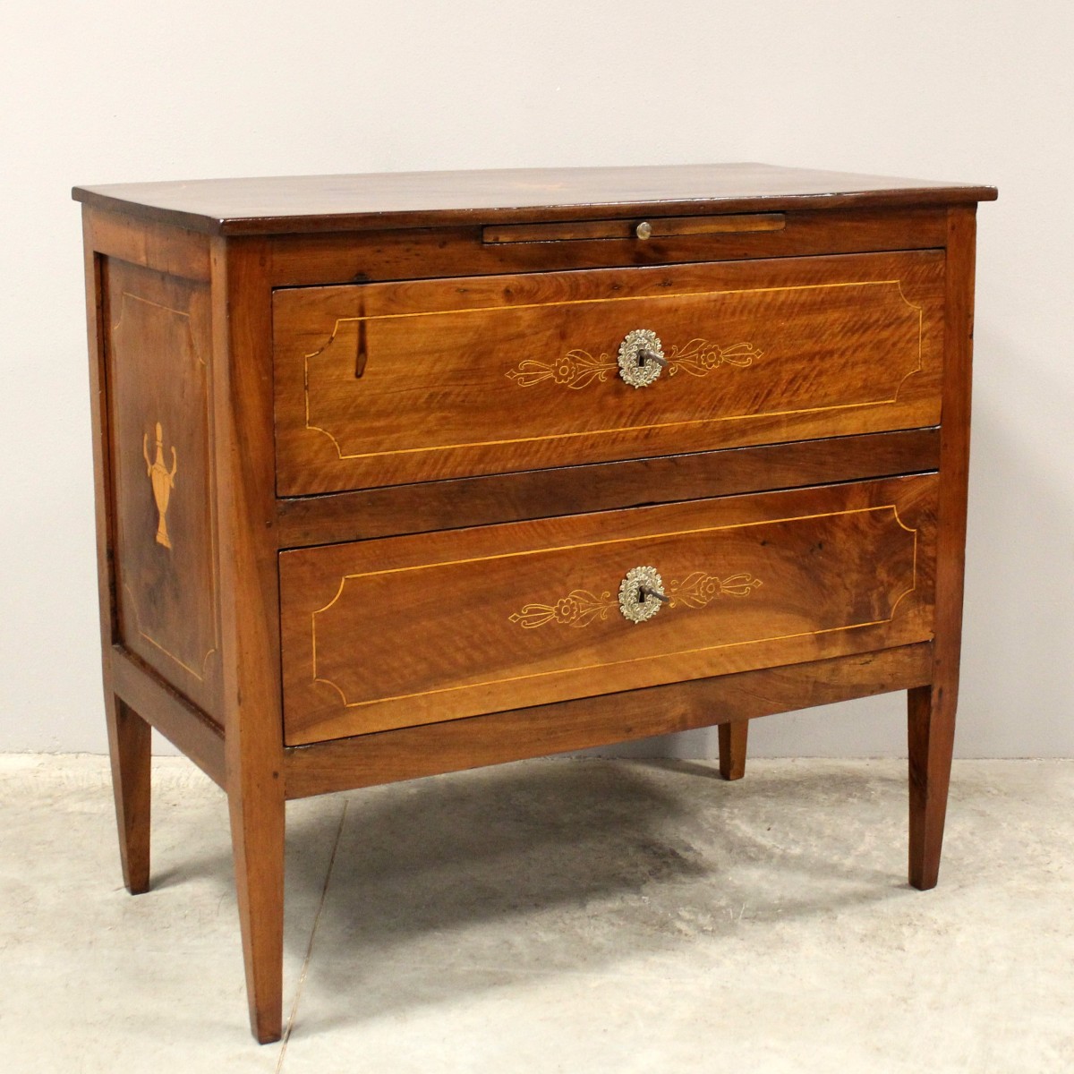 Antico cassettone comò Luigi XVI in noce intarsiato - Italia 18°secolo