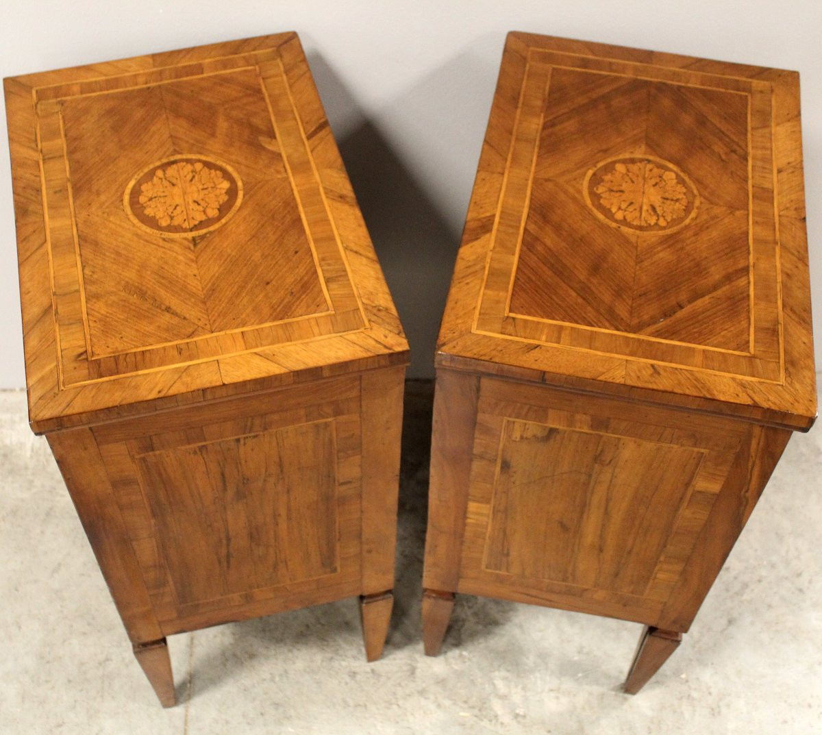 Antica coppia comodini Luigi XVI in noce intarsiati - Italia 18°secolo-photo-3