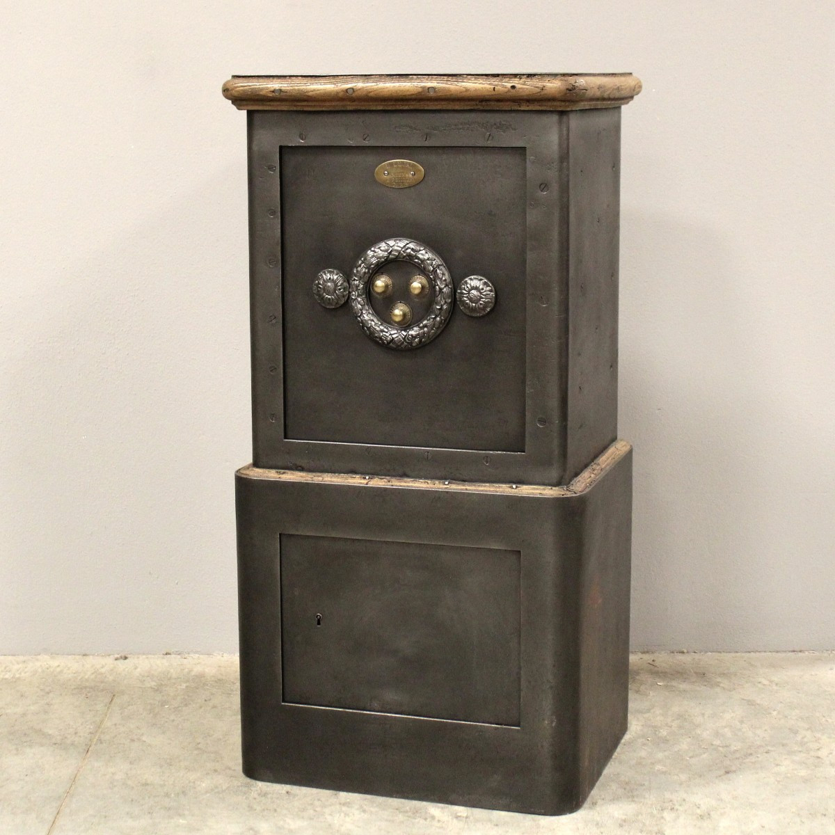 Antica cassaforte forziere