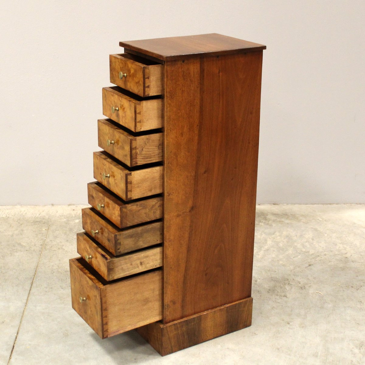 Antica cassettiera comodino in noce-photo-1