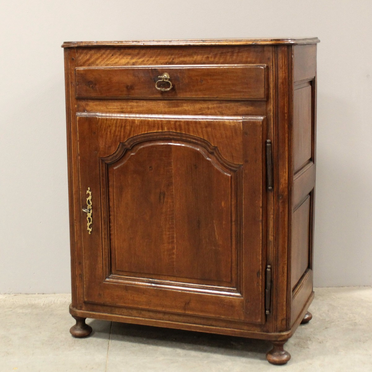 Antica credenza 1 anta Luigi XV in noce - 18°secolo