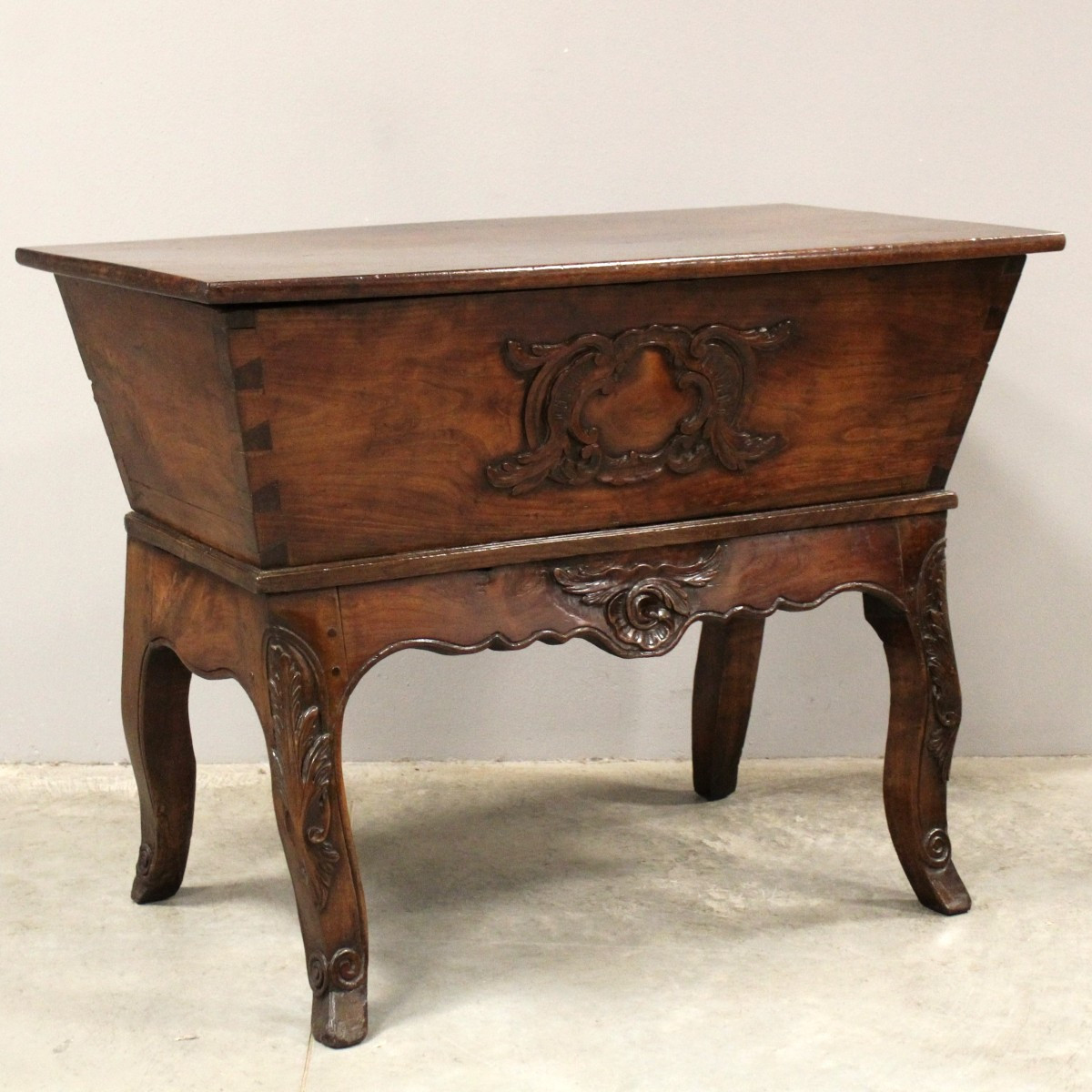 Antica madia Luigi XV in noce e ciliegio - 18°secolo