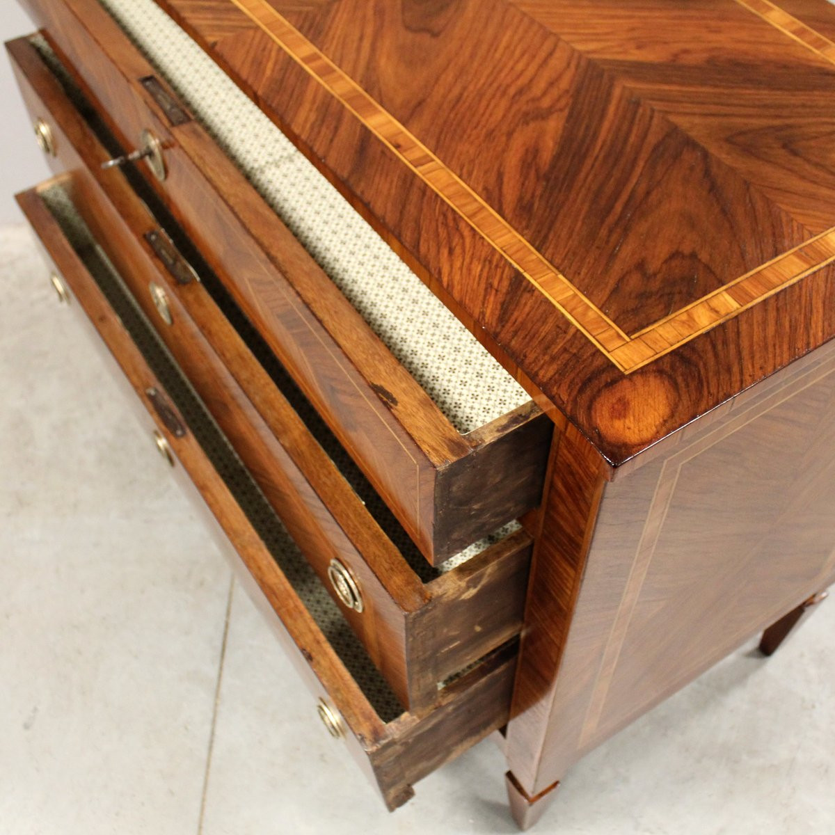 Antico cassettone comò Luigi XVI in noce intarsiato - Italia 19°secolo-photo-5