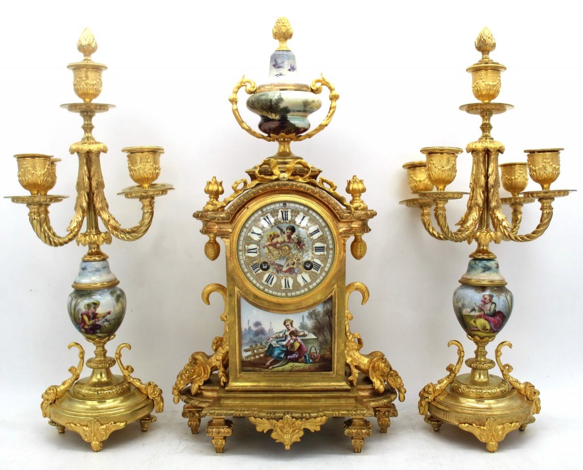 Antico Orologio a Pendolo con Candelabri Napoleone III in bronzo dorato e porcellana - 19°secolo firmato