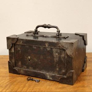 Antica cassaforte forziere da viaggio