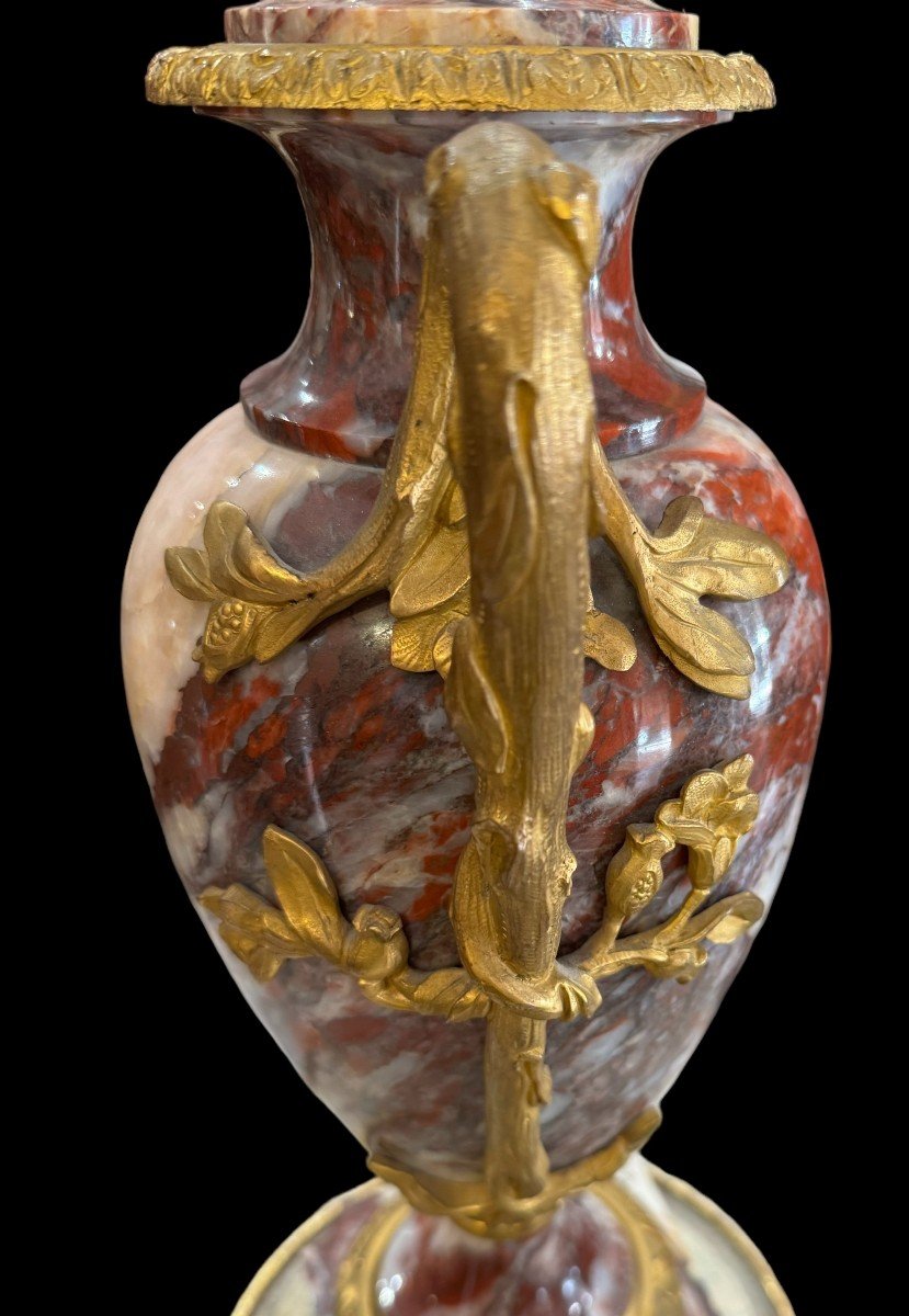 VASO IN MARMO CON MANICI IN BRONZO DORATO- FRANCIA XIX SECOLO.-photo-2