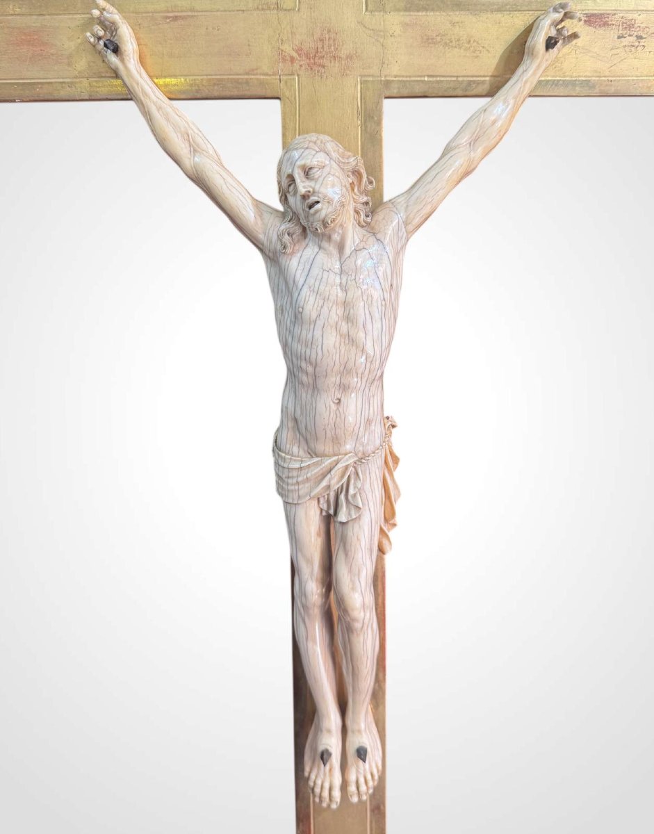 Crocifisso con Cristo in Avorio entro cornice dorata – XVIII secolo-photo-4