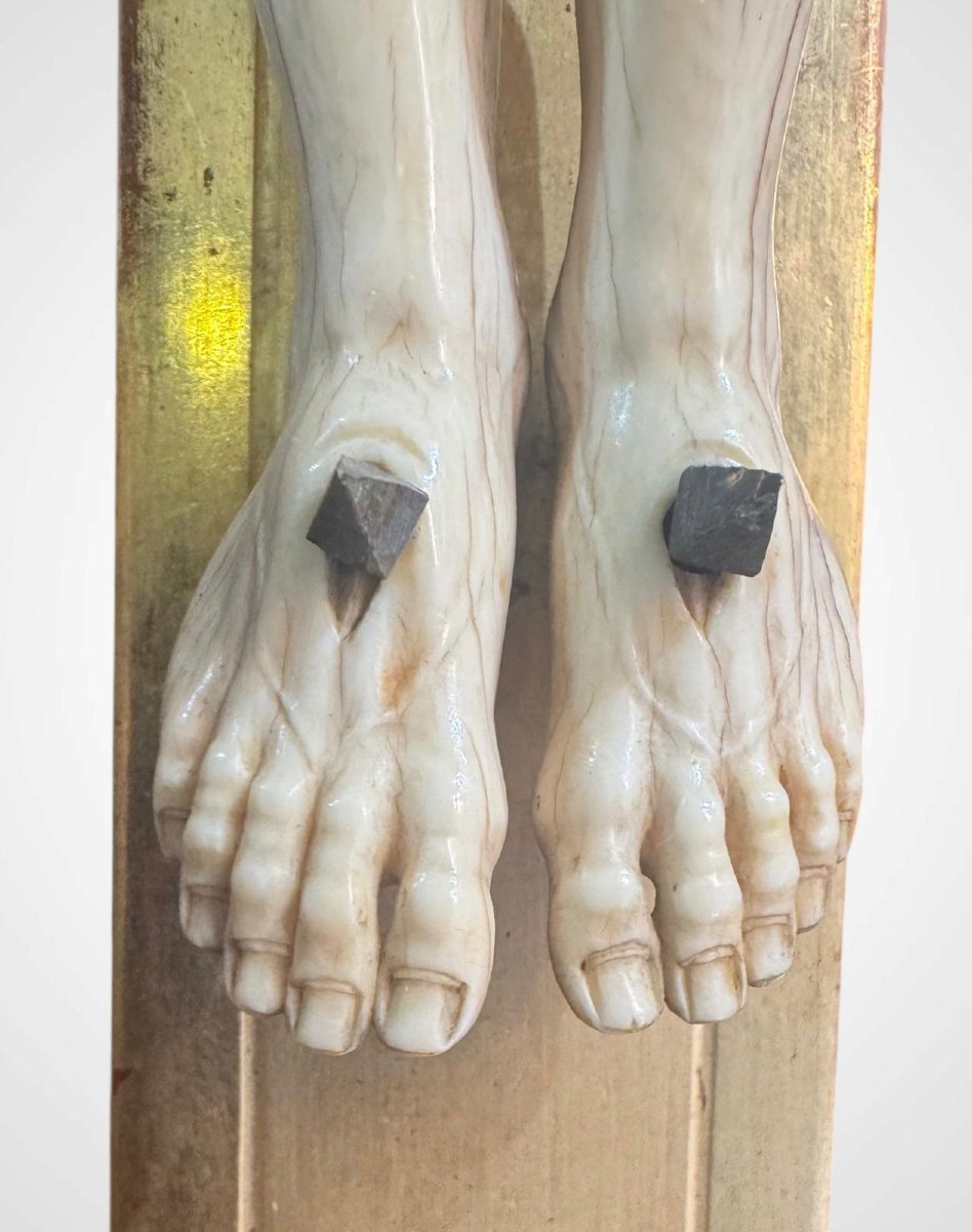 Crocifisso con Cristo in Avorio entro cornice dorata – XVIII secolo-photo-2