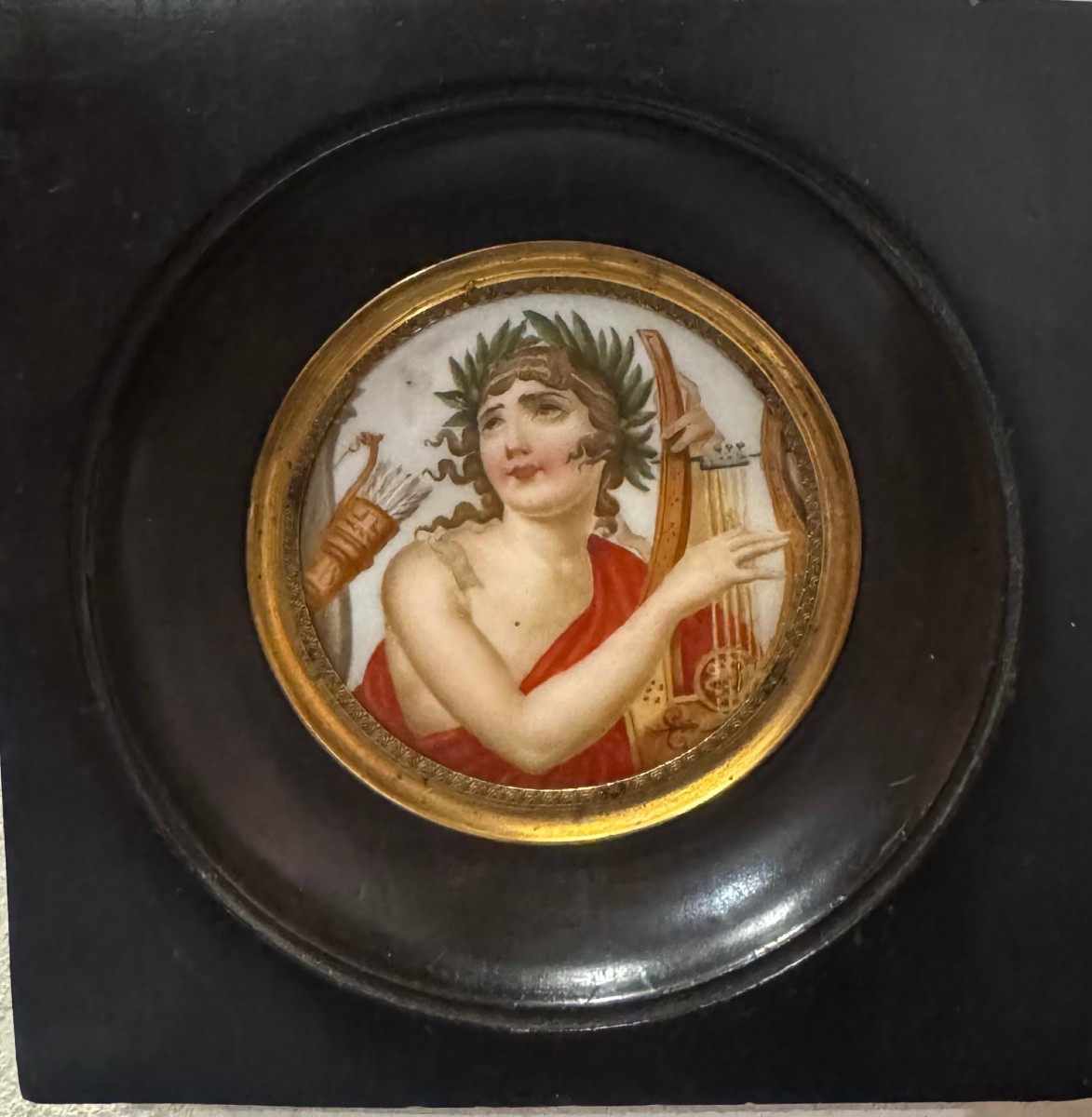 Miniatura antica neoclassica  raffigurante “Apollo”  dipinto su porcellana XIX secolo