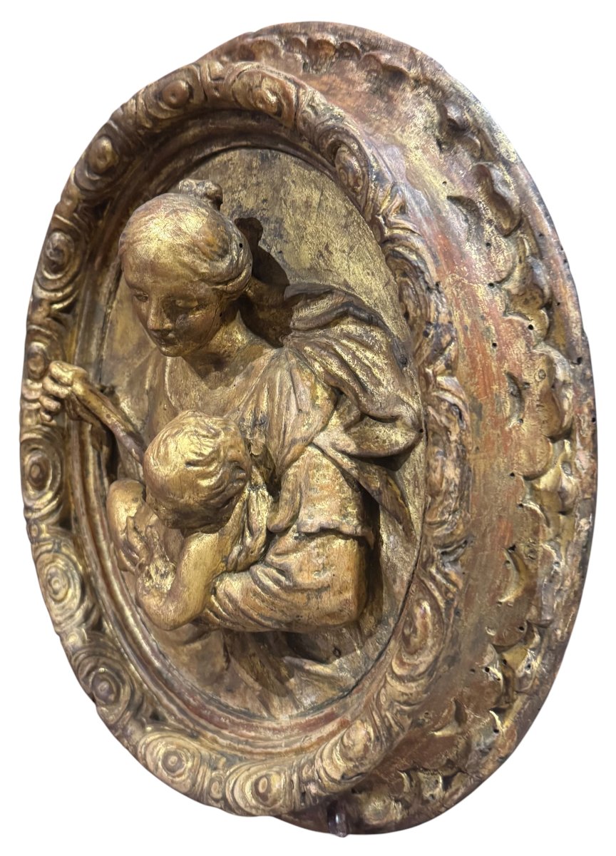 Madonna con Bambino – Antico Altorilievo Sacro in Legno Dorato del XVIII secolo-photo-4