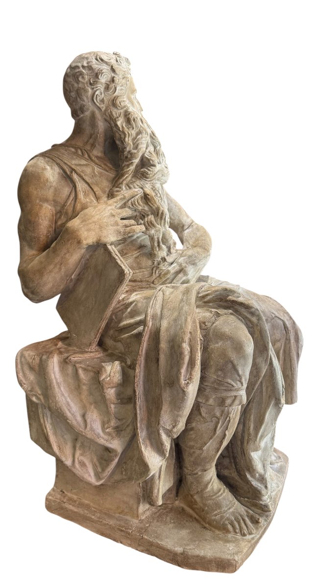 Statua di Mosè seduto, scultura in gesso ispirata al Mosè di Michelangelo.-photo-4