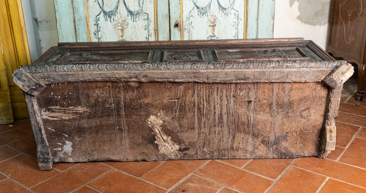 Cassapanca in noce con formelle scolpite, antiquariato veneziano '600-photo-3