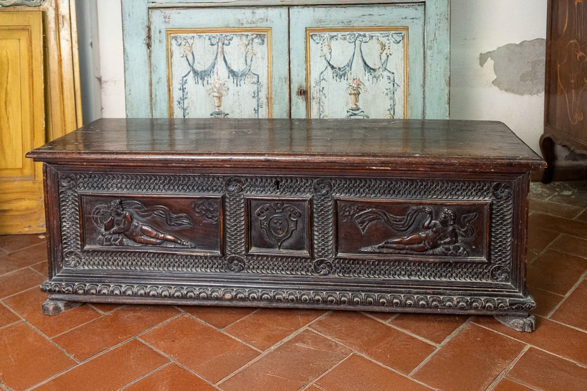 Cassapanca in noce con formelle scolpite, antiquariato veneziano '600-photo-7
