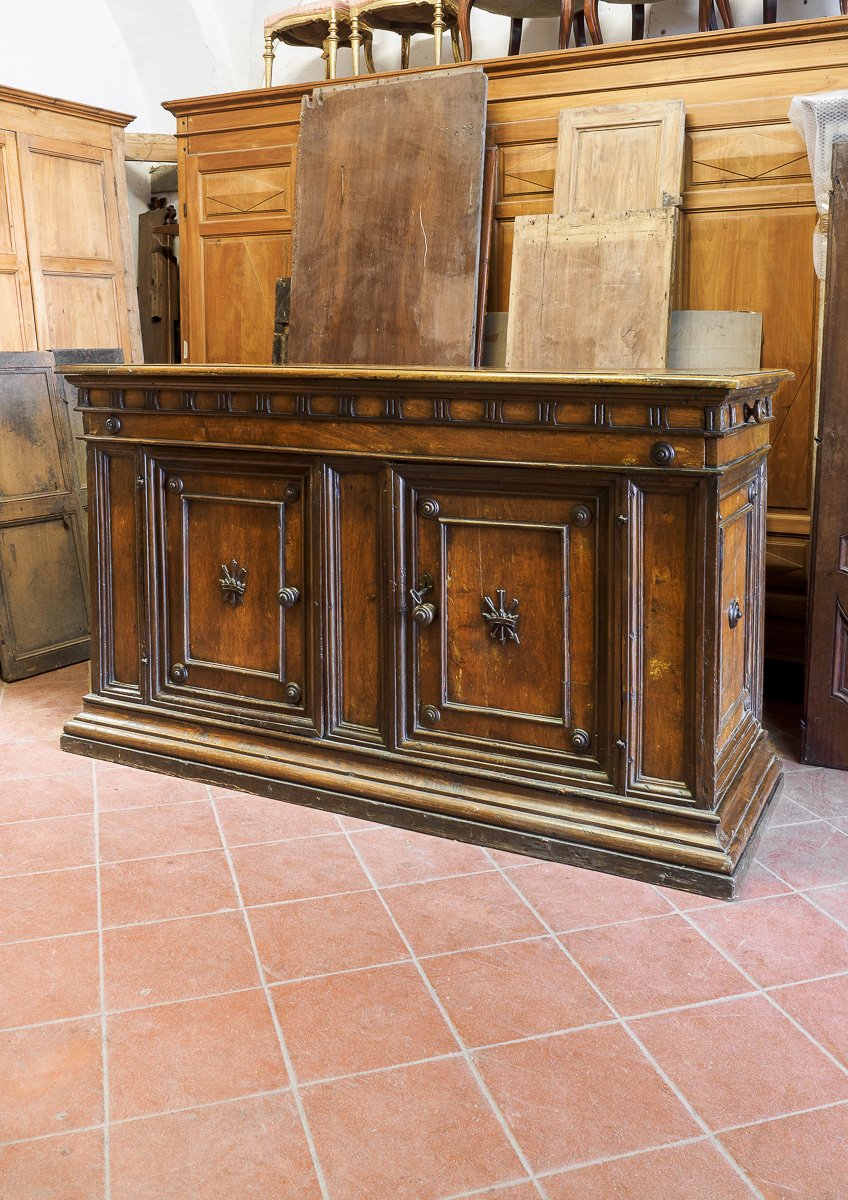 Rara Credenza in Gattice e Noce con Fregio a Triglifi - Toscana 1600-photo-2