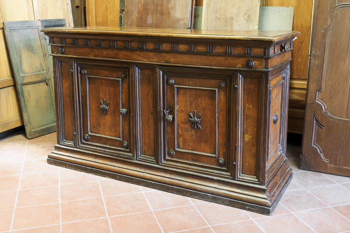 Rara Credenza in Gattice e Noce con Fregio a Triglifi - Toscana 1600-photo-1