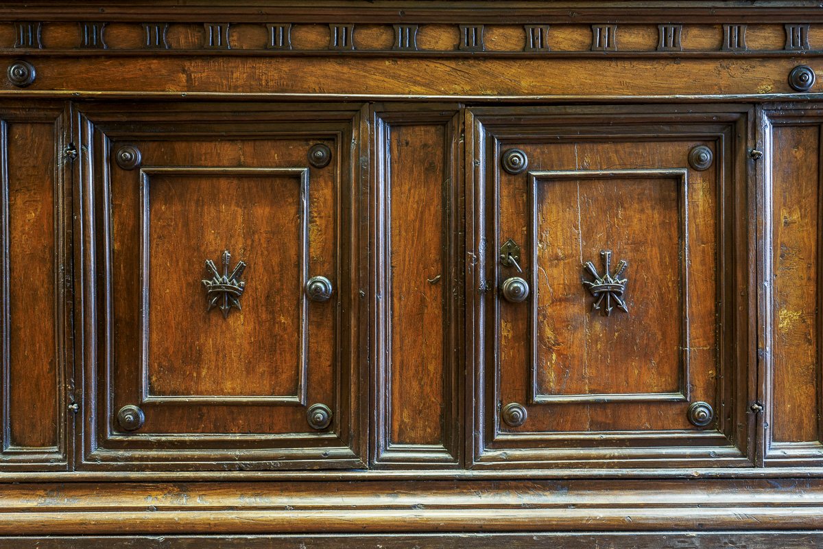 Rara Credenza in Gattice e Noce con Fregio a Triglifi - Toscana 1600-photo-2