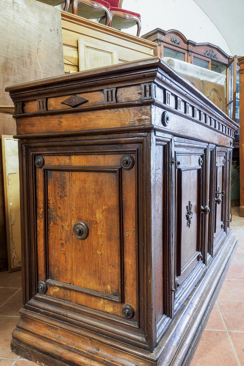 Rara Credenza in Gattice e Noce con Fregio a Triglifi - Toscana 1600-photo-5