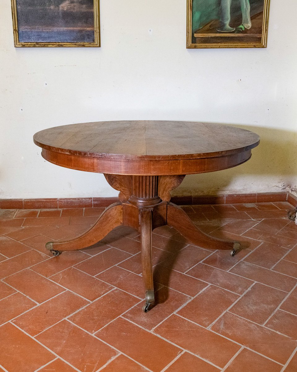 Tavolo rotondo in noce con fusto centrale scanalato, Toscana, '800-photo-3