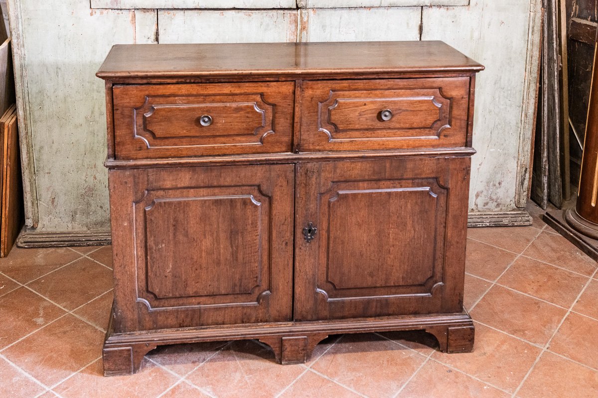 Credenza in noce a due ante e due cassetti, Emilia Romagna, primo Ottocento-photo-3