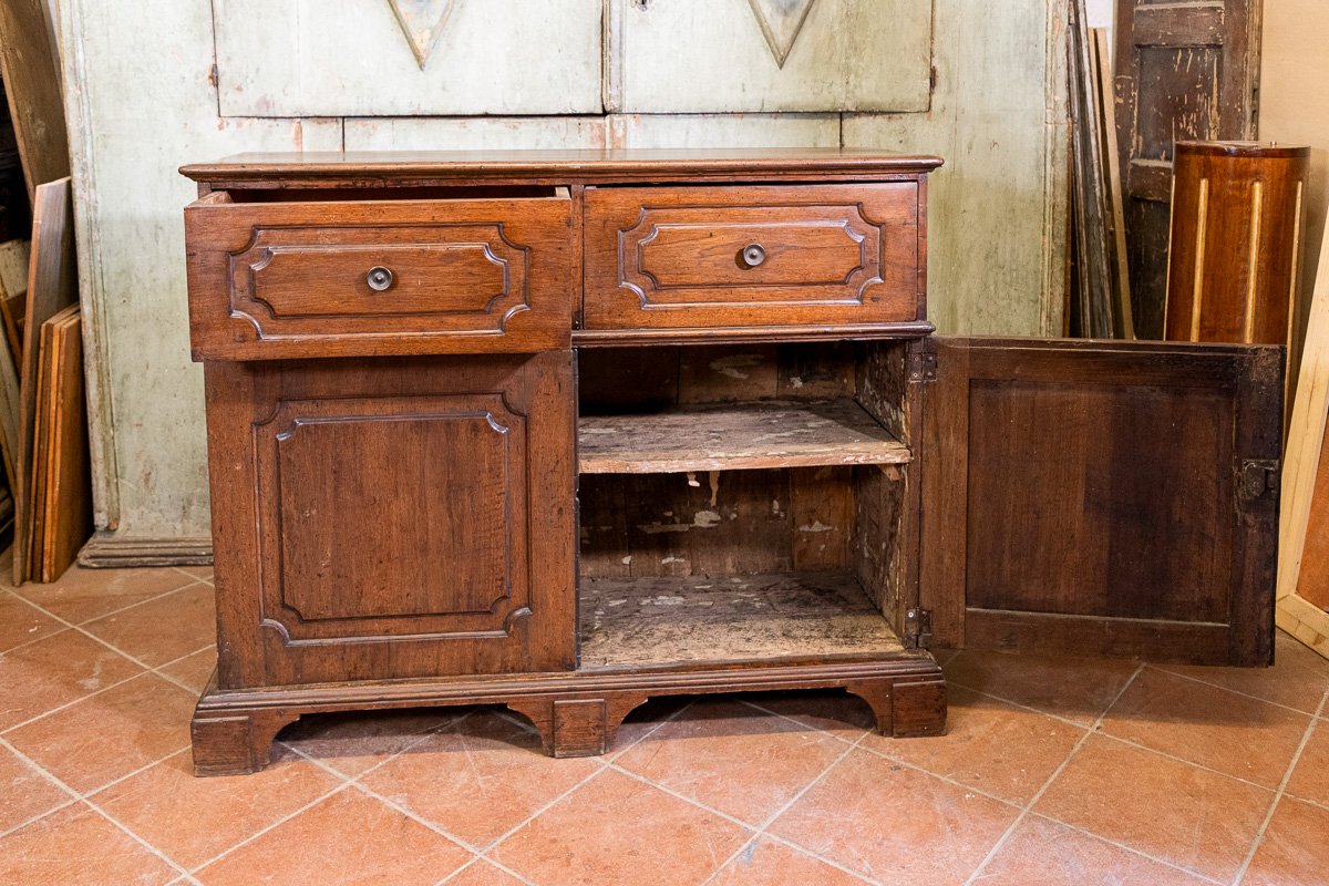 Credenza in noce a due ante e due cassetti, Emilia Romagna, primo Ottocento-photo-3