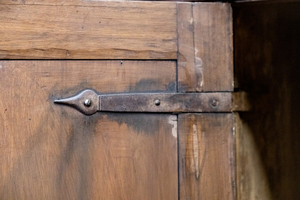 Imponenete credenza emiliana in noce del XVIII secolo a sei ante-photo-4
