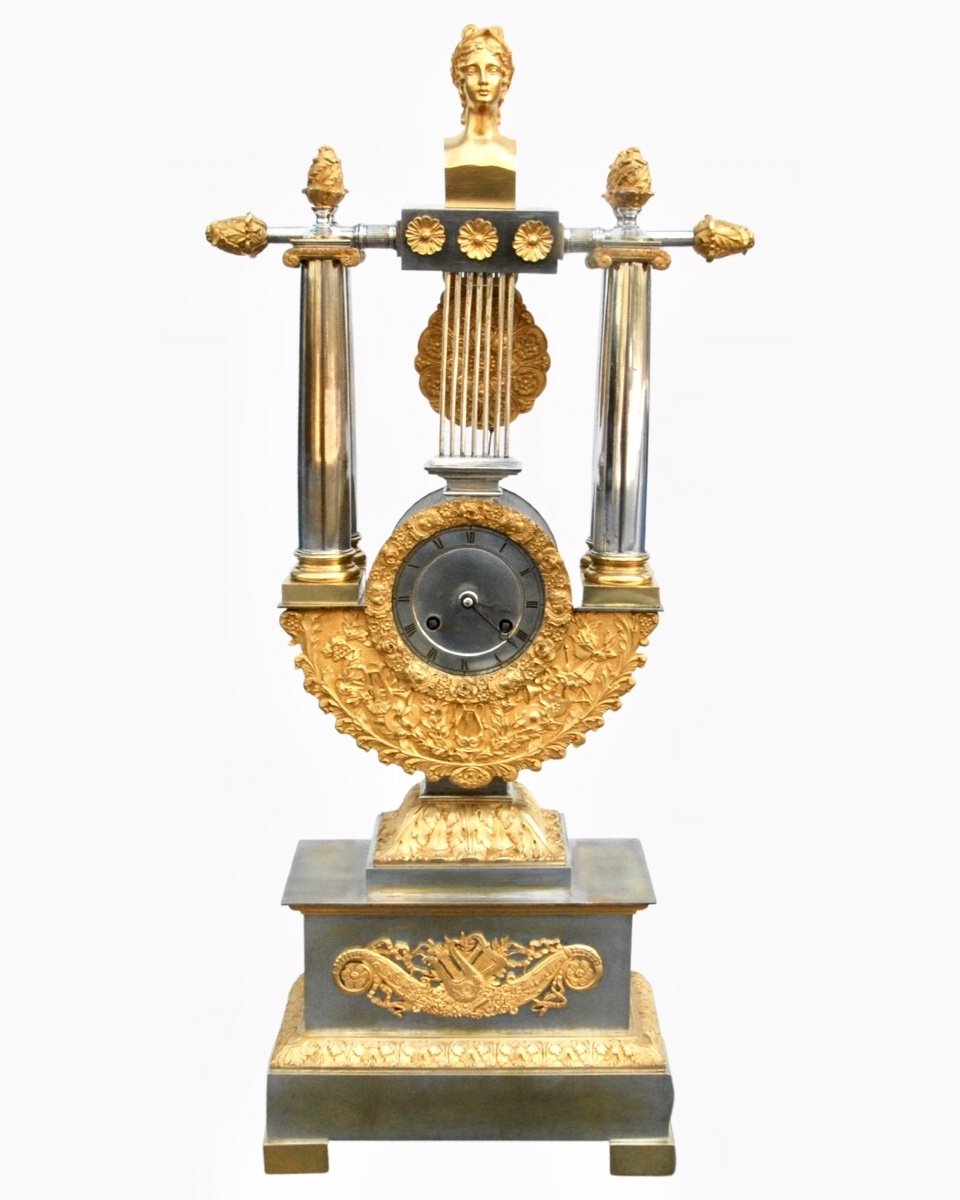 Pendule De Table Lyre En Bronze Doré Et Argenté Avec Mouvement Signé Delépine Paris 
