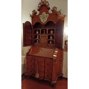 Trumeau mosso sul fronte e sui fianchi