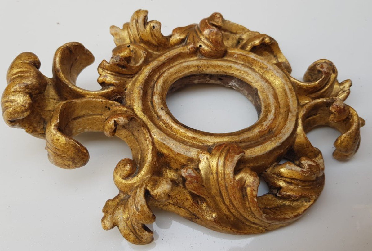 Bella cornice barocca in legno intagliato a volute e dorato,Italia ,XVII secolo.-photo-3